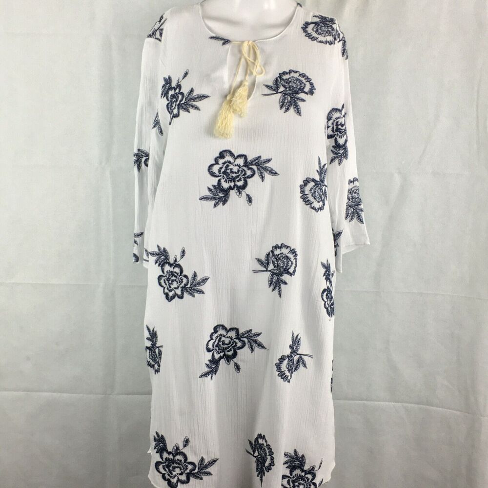 Renee C. Dress Womens Sz L White Blue Floral Embroidered 3/4 Sleeve Shift
